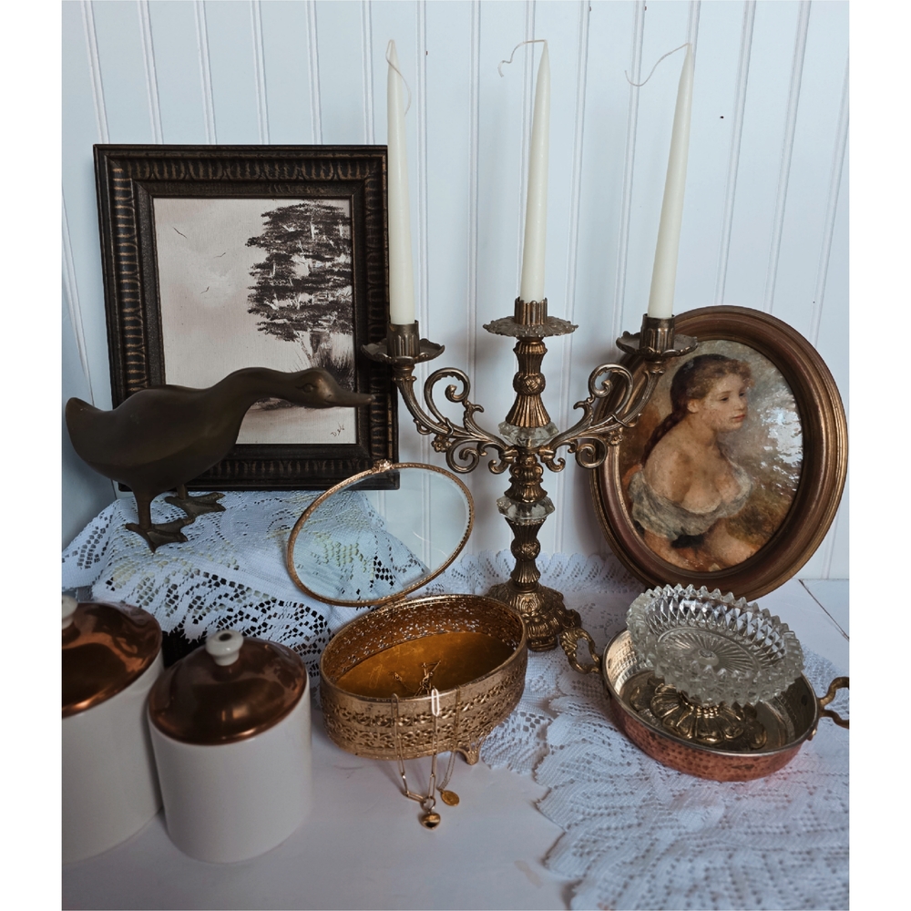 Vintage America Gold Candle Holder Elegant Accent
